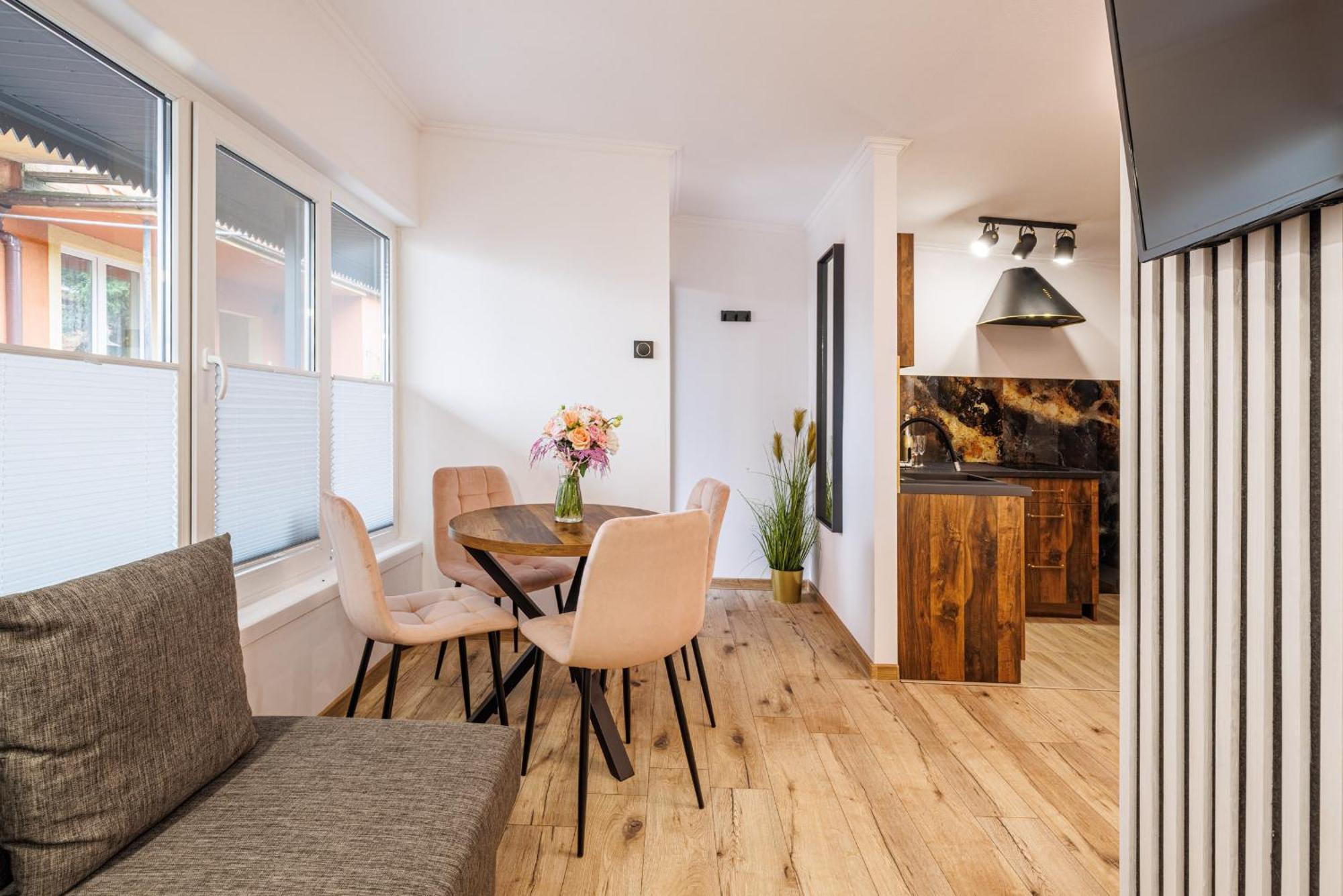 Dom Goscinny Marta - Pokoje, Apartamenty, Domki Krynica Morska Exterior foto